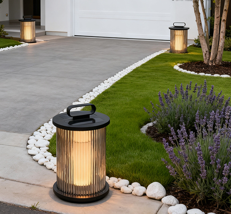 Stainless Steel Glass LED Solar Outdoor Courtyard Lawn Light