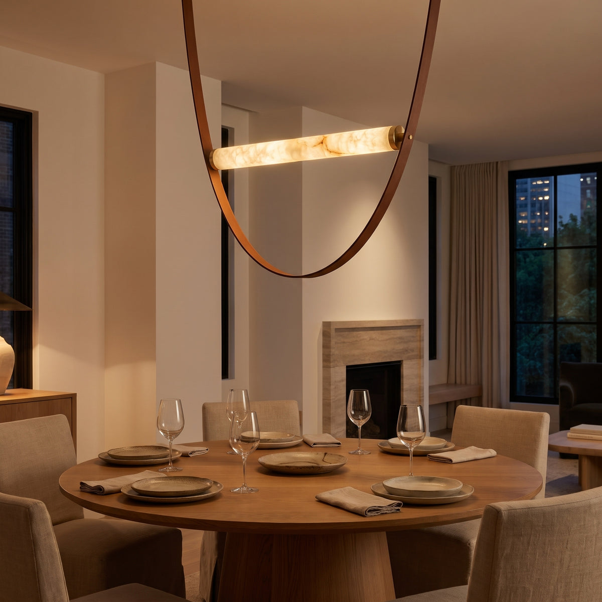 Selle pendant above a dining table