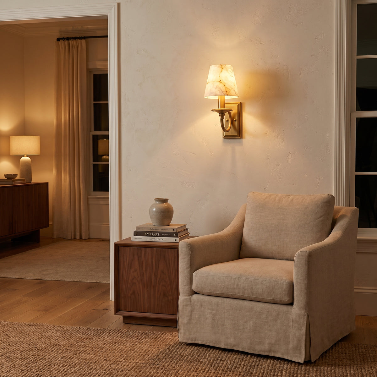 Bougie wall sconce in a living room