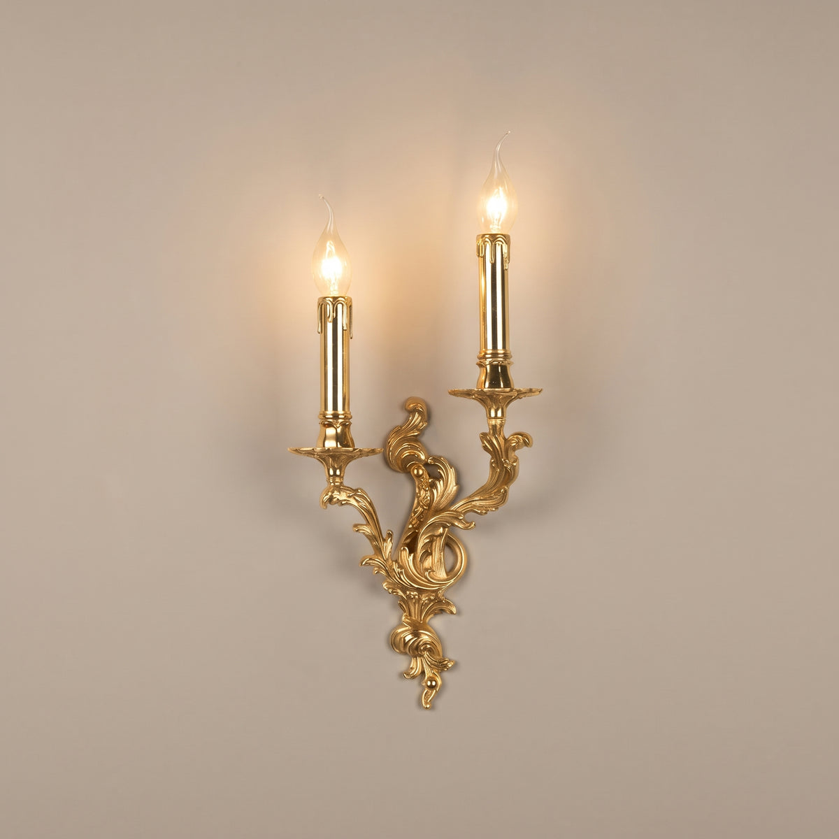 Palais baroque brass candle wall sconce