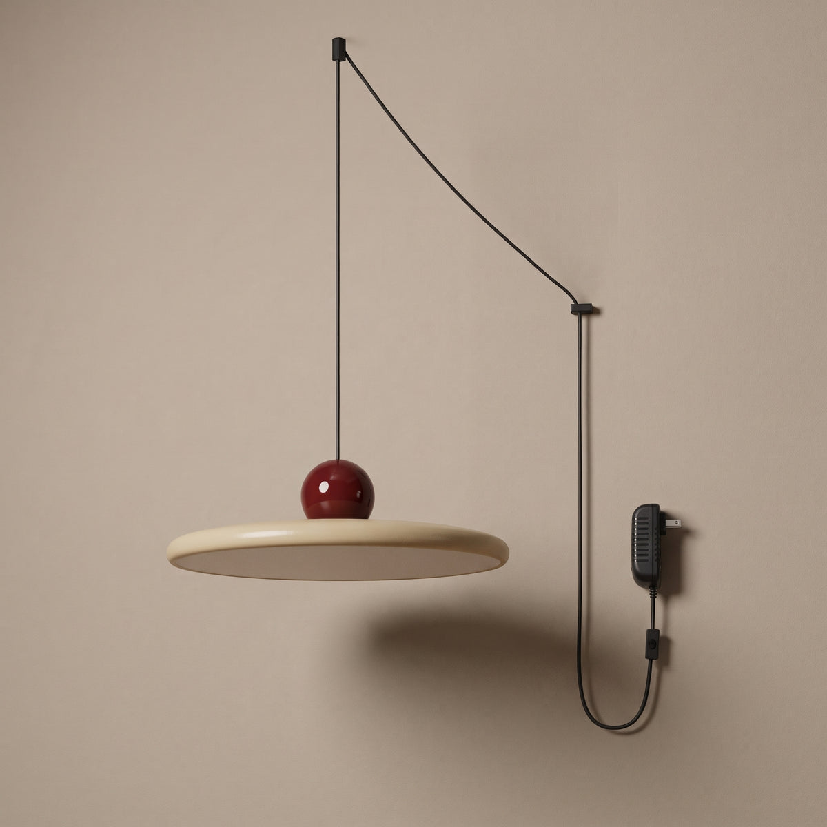 Guirlande plug-in swag disc pendant detail