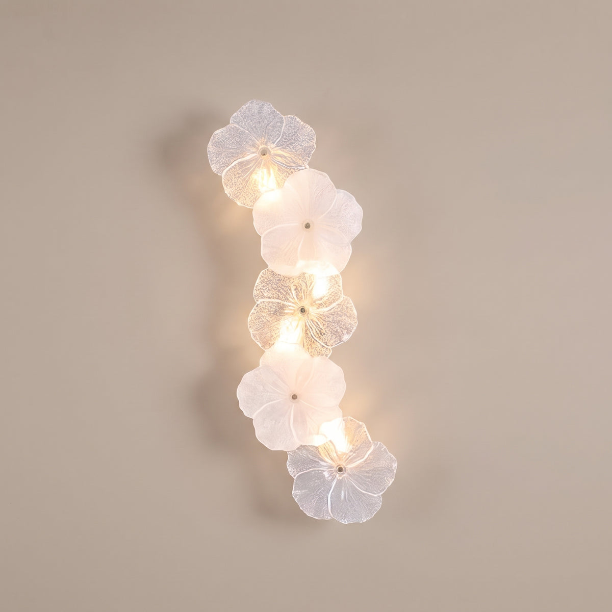 Fleuron floral glass wall sconce