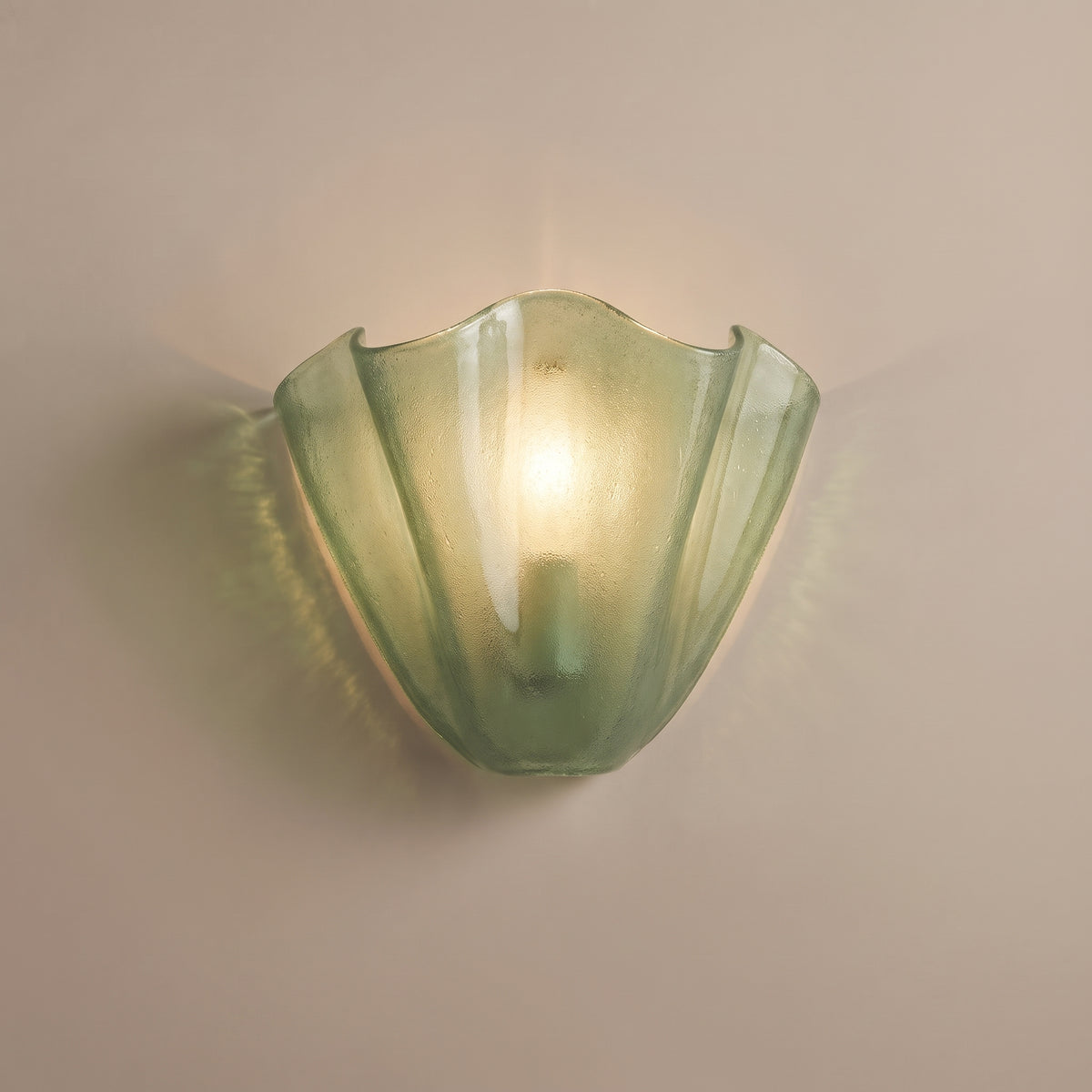 Coquille glass shell wall light - Green