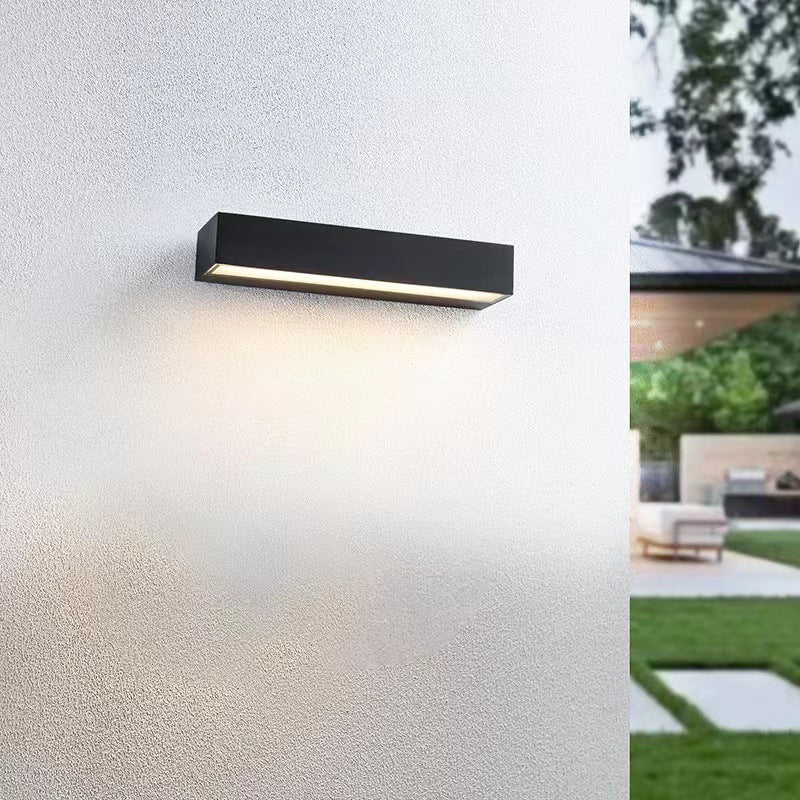 Black Die-Cast Aluminum Linear LED 12W Outdoor Wall Light
