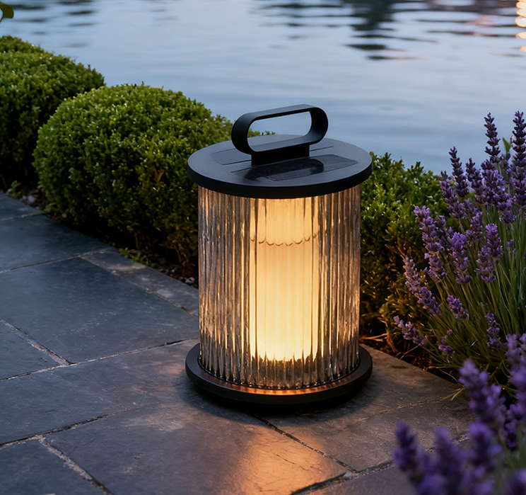 Stainless Steel Glass LED Solar Outdoor Courtyard Lawn Light