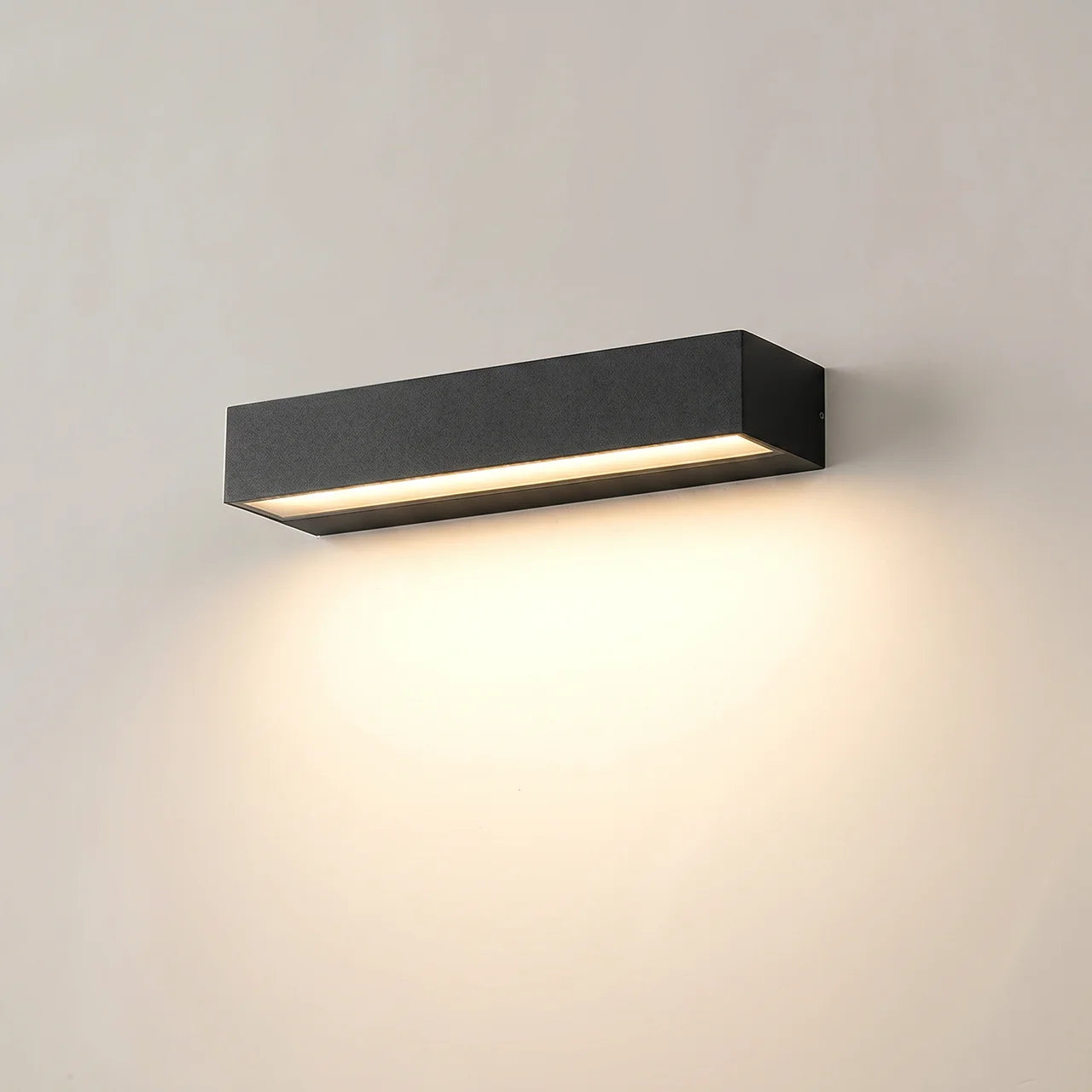 Black Die-Cast Aluminum Linear LED 12W Outdoor Wall Light